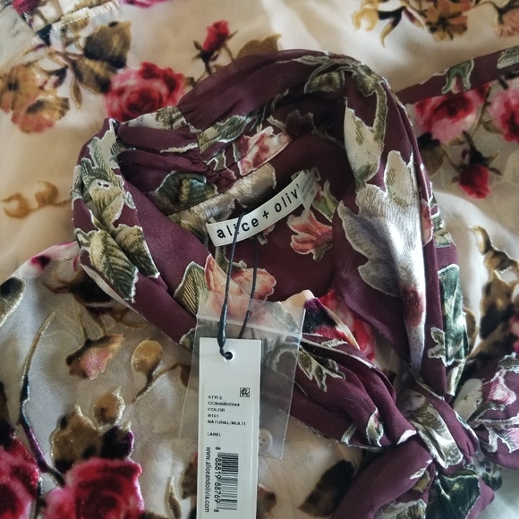 💥Last 1💥NWT ALICE + OLIVIA PUSSY BOW TOP - Picture 9 of 10